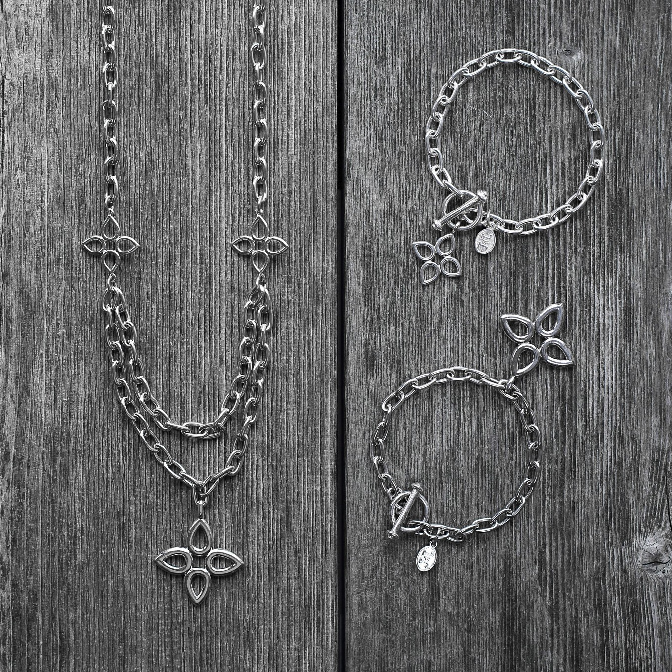 “925” Collection in Sterling Silver :  Double strand Sevilla link necklace -  Flat Sevilla drop bracelet -  Large Sevilla drop bracelet