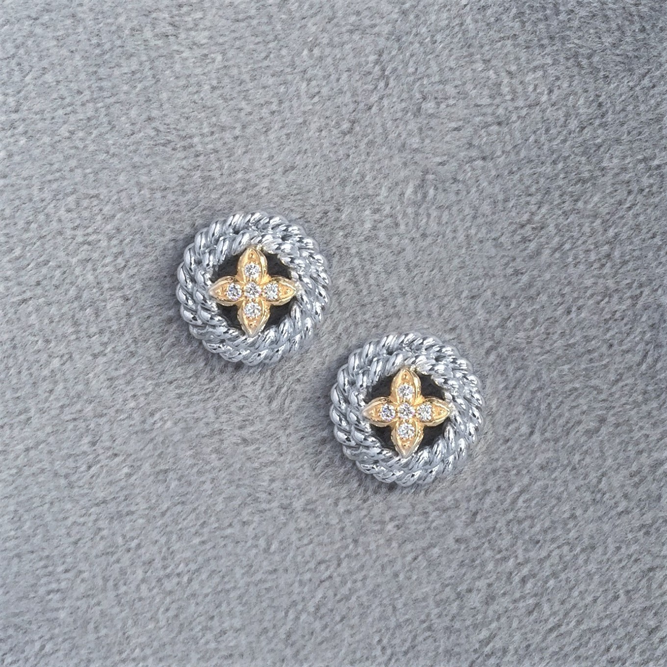 Circle braid earrings with sevilla motif in yellow gold & diamonds