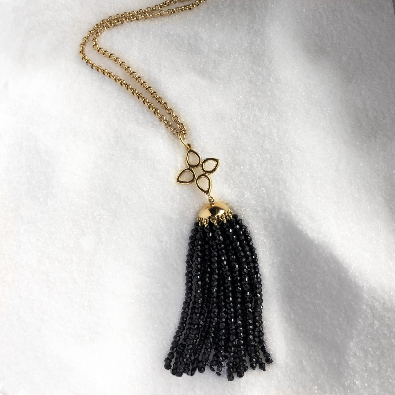 FACETED BLACK SPINEL TASSEL NECKLACE IN YELLOW GOLD
